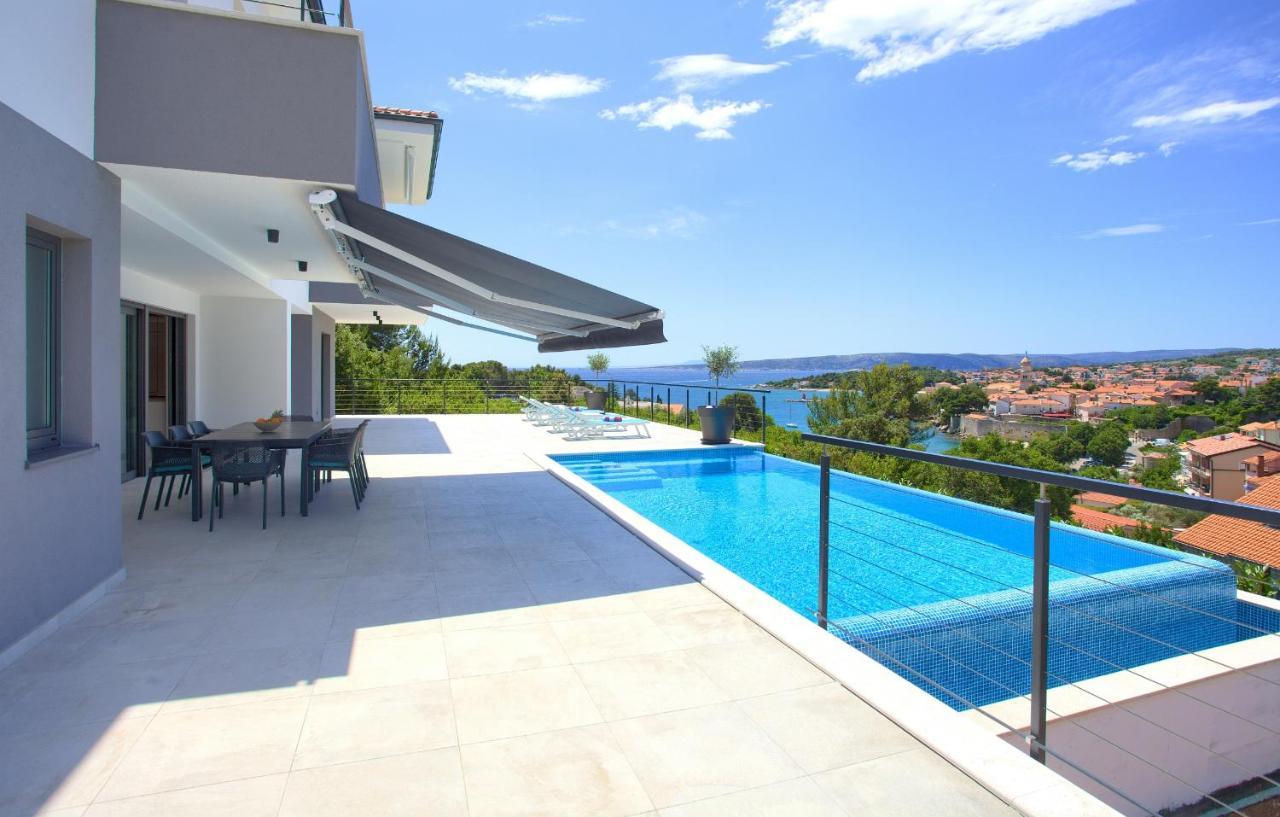 Apartment Unique With Private Pool Krk Town
