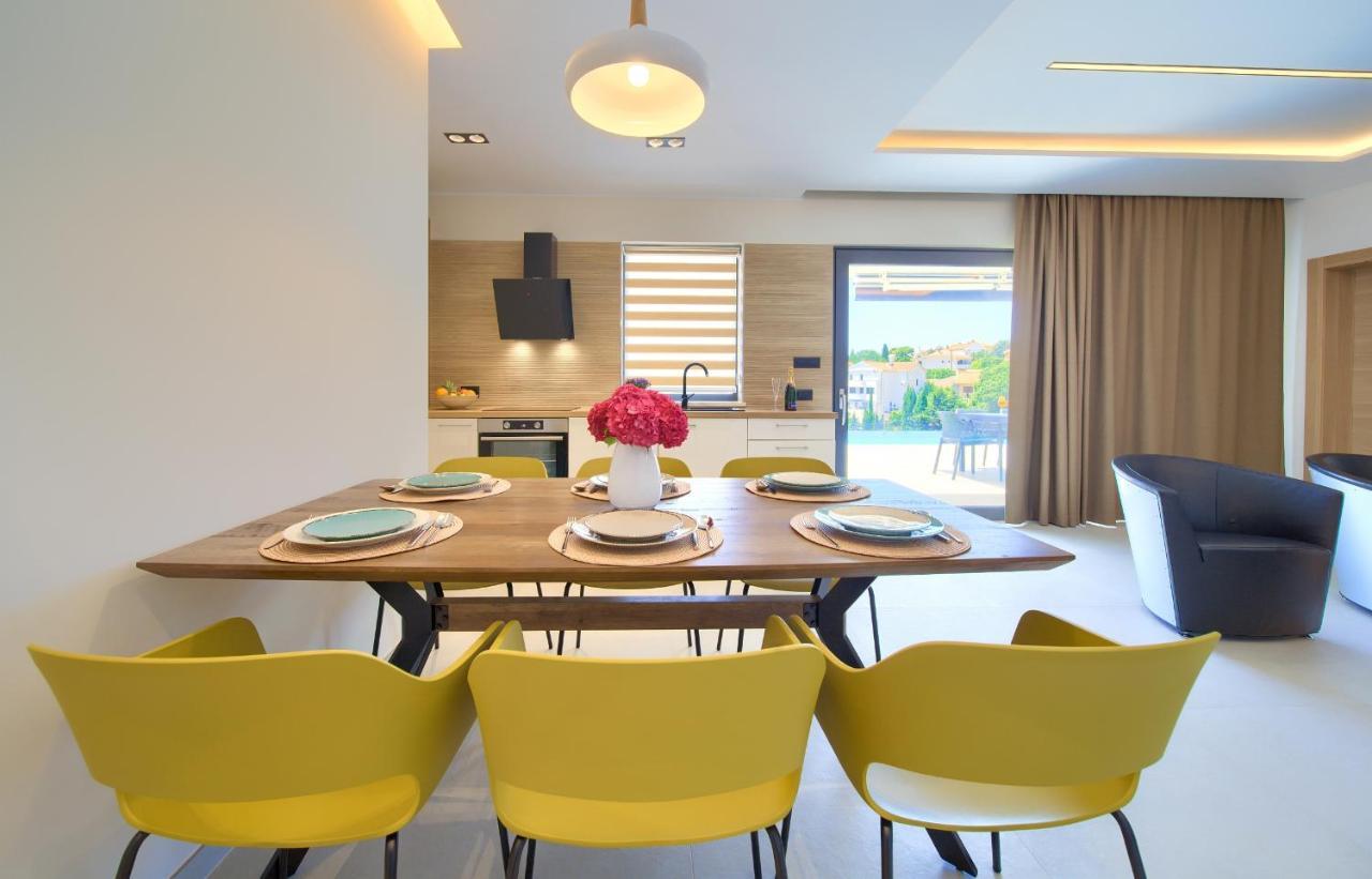 Unique With Private Pool Apartment *